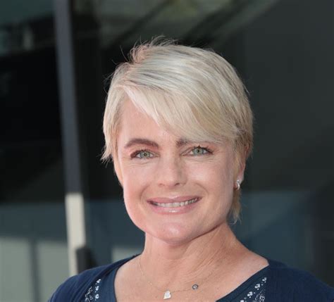 erika eleniak 2023